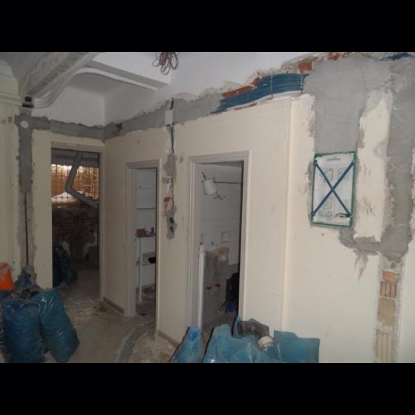 Ανακαίνιση σαλονίου και αλλαγή πόρτας