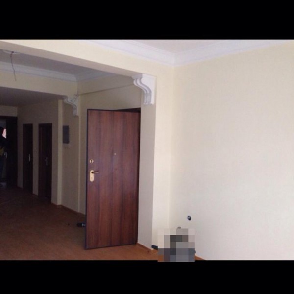 Ανακαίνιση σαλονίου και αλλαγή πόρτας