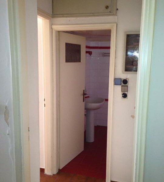 ανακαίνιση σαλονίου, αλλαγή πόρτας